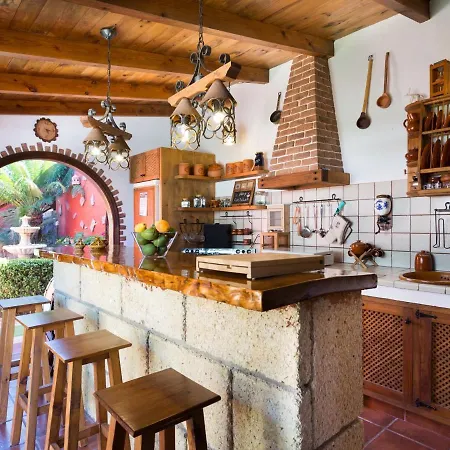 Villa Male: Oasis De Tranquilidad Con Piscina En El Corazon De Silos - Es-279-6 Los Silos